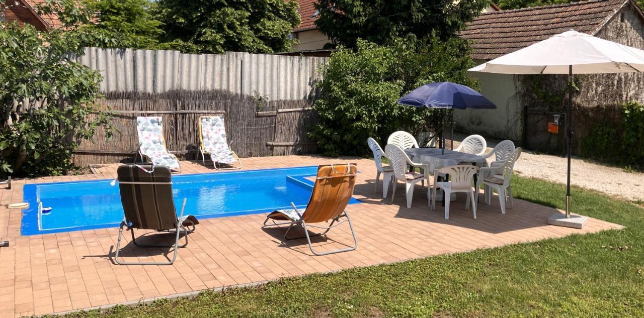 Lellei Pihenohaz Balatonlelle Villa Eksteriør bilde